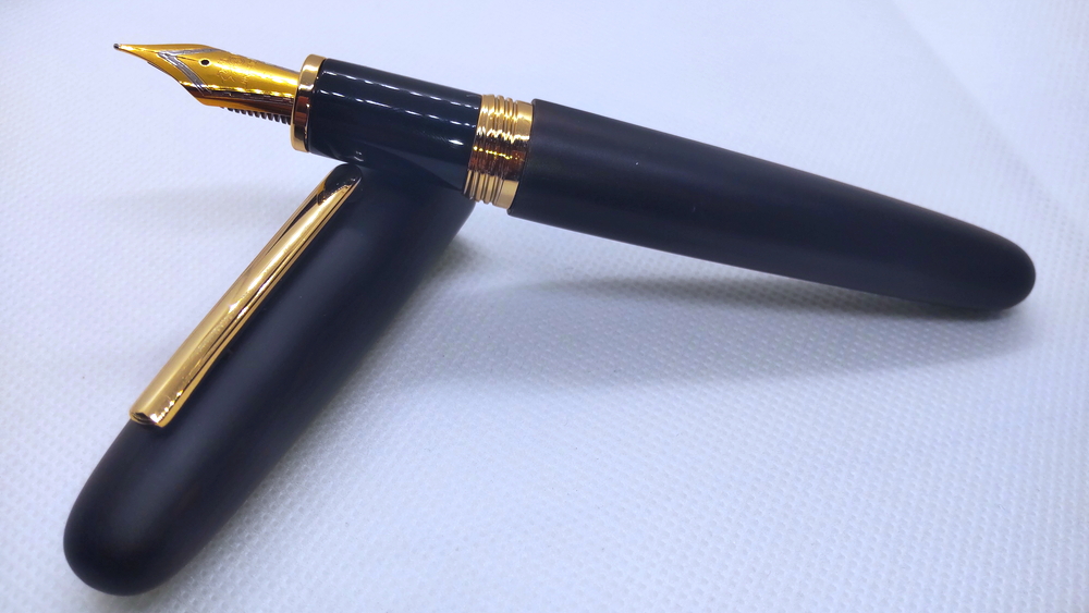 筆掛け⑅中国 SAILOR (セーラー) 万年筆 内閣総理大臣贈 特別慰労品 螺鈿蒔絵